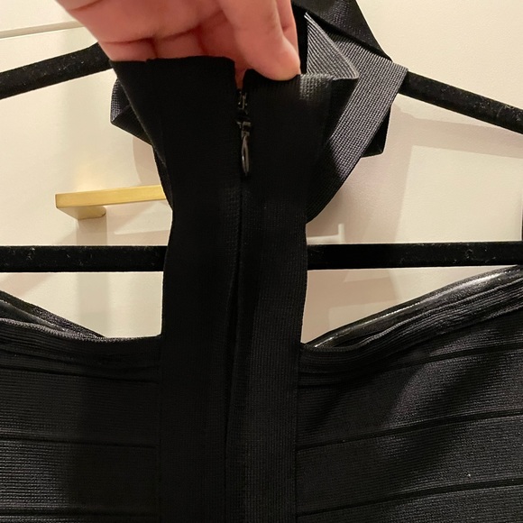 Misguided Size 6 Black Ribbed Bodysuit with Zipper Back and Neck Detail - Picture 4 of 4